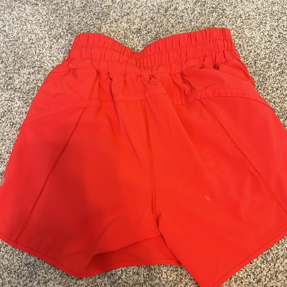size 2 track that Lululemon shorts 5 inch - Picture 2 of 4